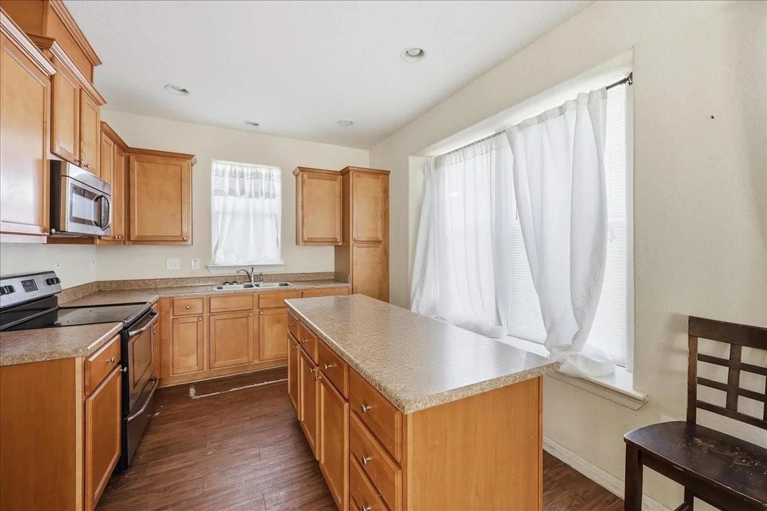 Photo of 3565 West Avenue