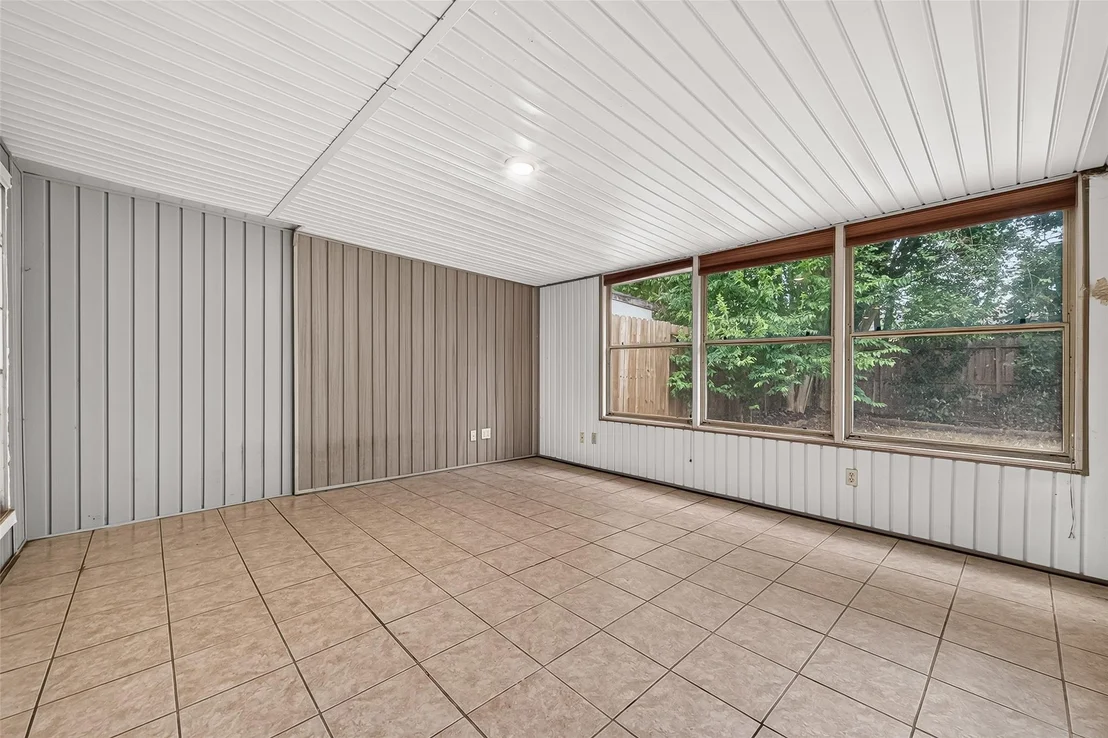 Photo of 9523 Riverside Lodge Drive