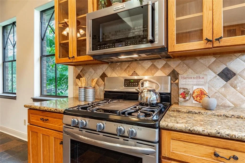 Photo of 2209 Oak Drive