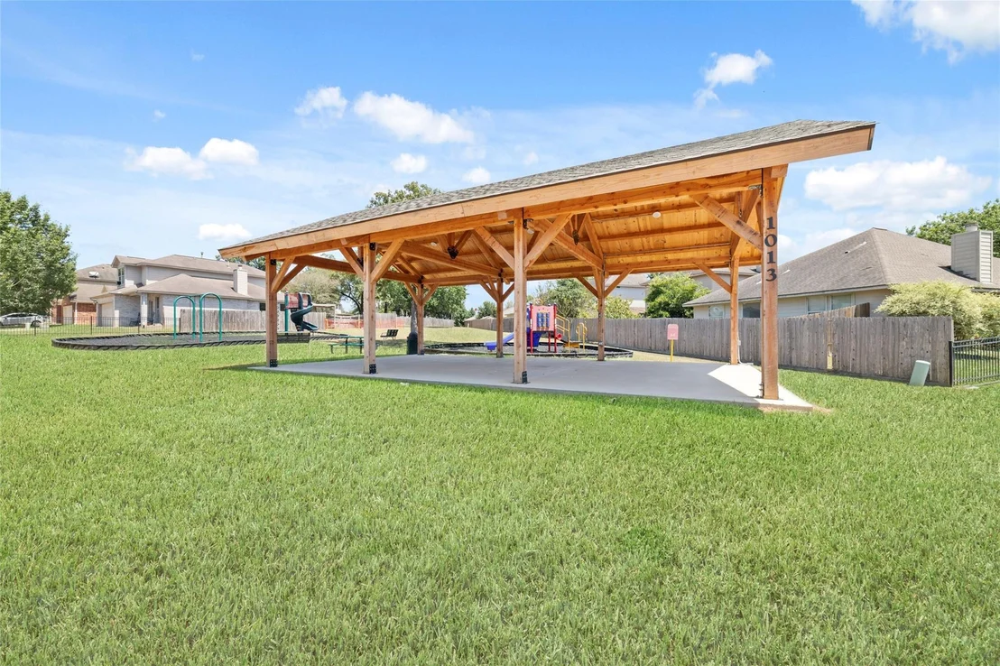 Photo of 1014 Oak Glen Drive