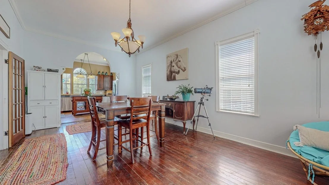 Photo of 1401 E Buccaneer Drive