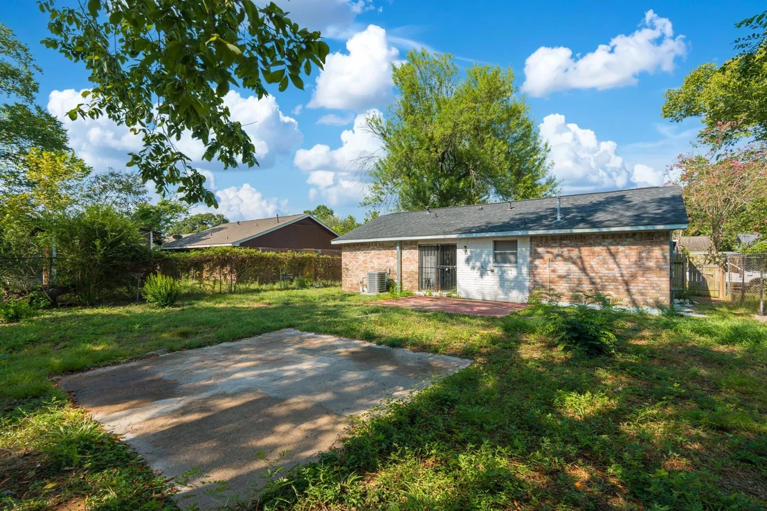 Photo of 9834 Denning Drive