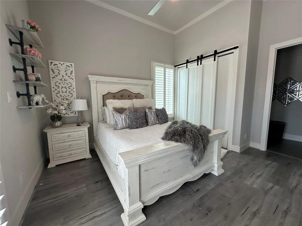 Photo of 2182 Marina Way