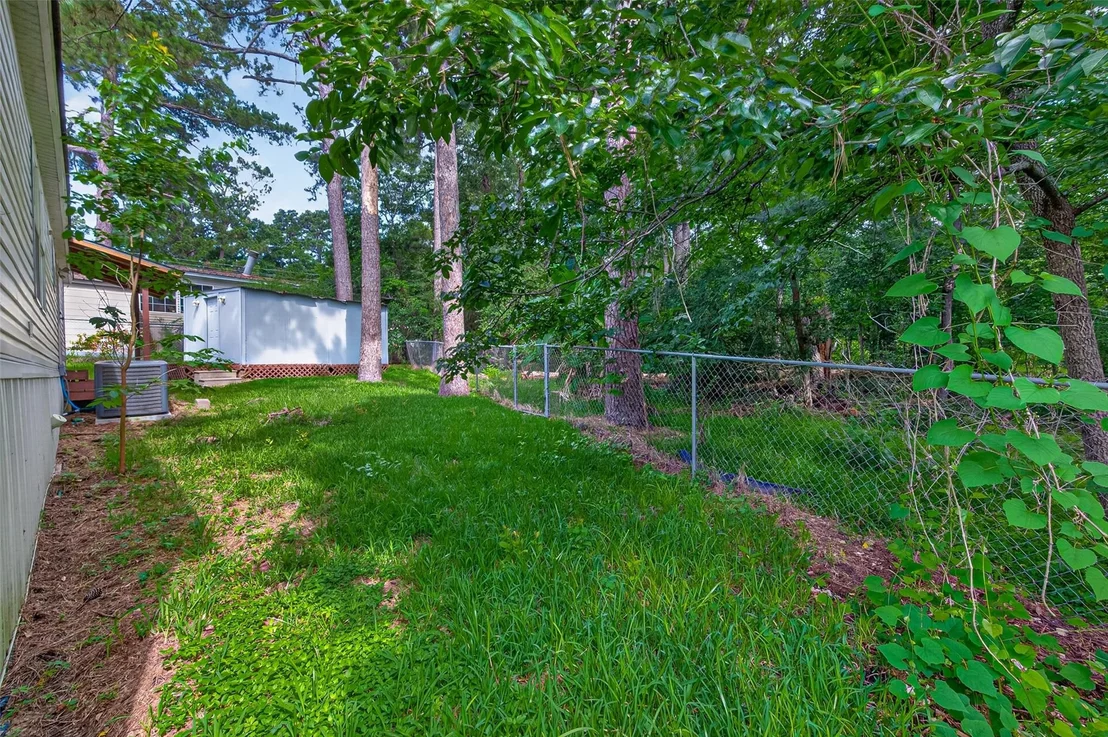 Photo of 121 E Oak Shadows