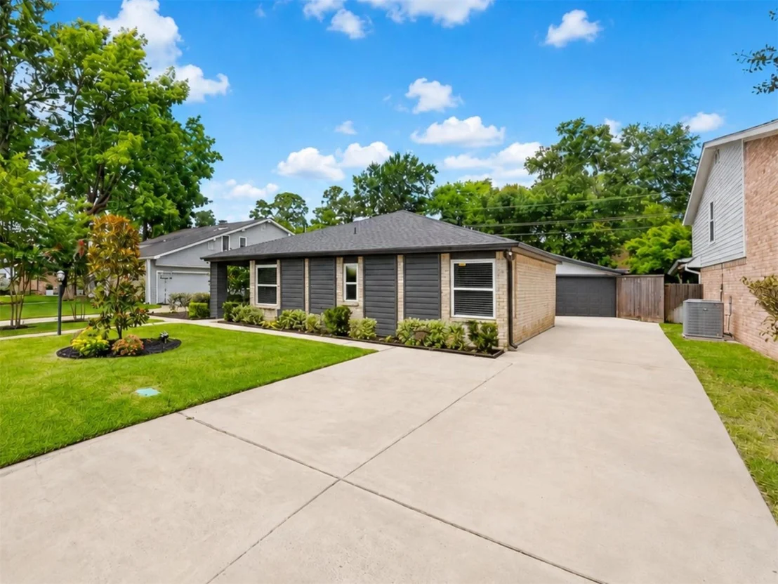 Photo of 19535 Dianeshire Drive