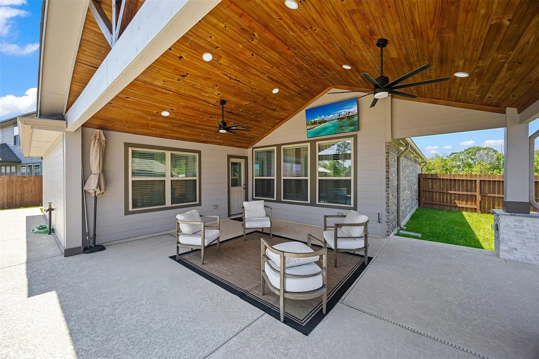 Photo of 16010 Dockside Street