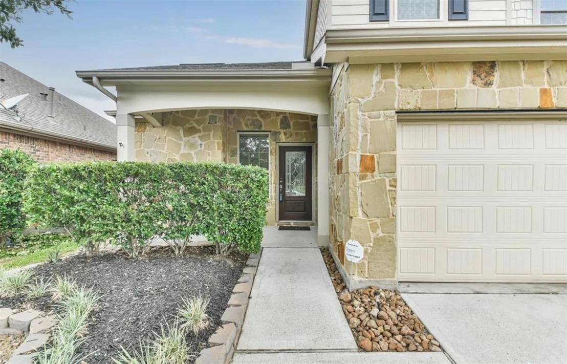 Photo of 2245 Maple Point Drive N