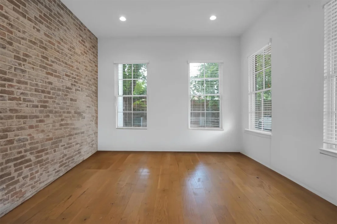 Photo of 9115 Hammerly Boulevard
