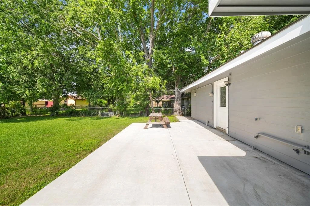 Photo of 3210 Thornwood Drive
