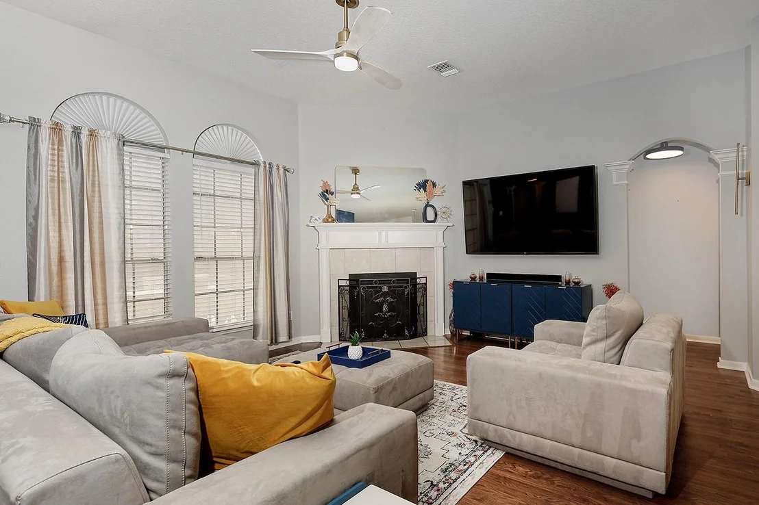 Photo of 722 W Clady Drive