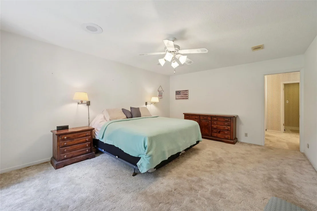 Photo of 220 Broadmoor