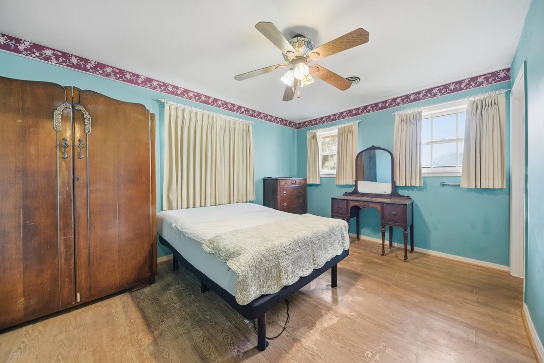 Photo of 1006 Top Hill Drive