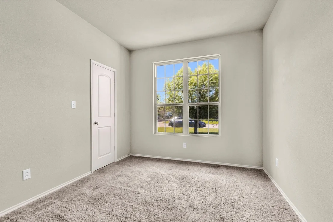 Photo of 704 Mockingbird Street