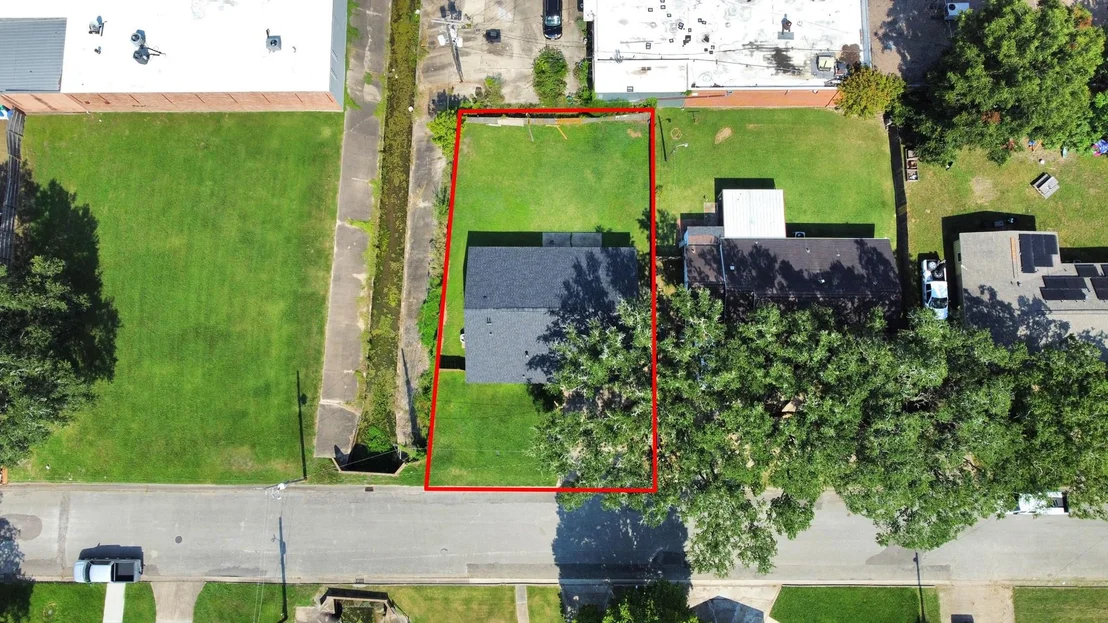Photo of 916 Woods Drive