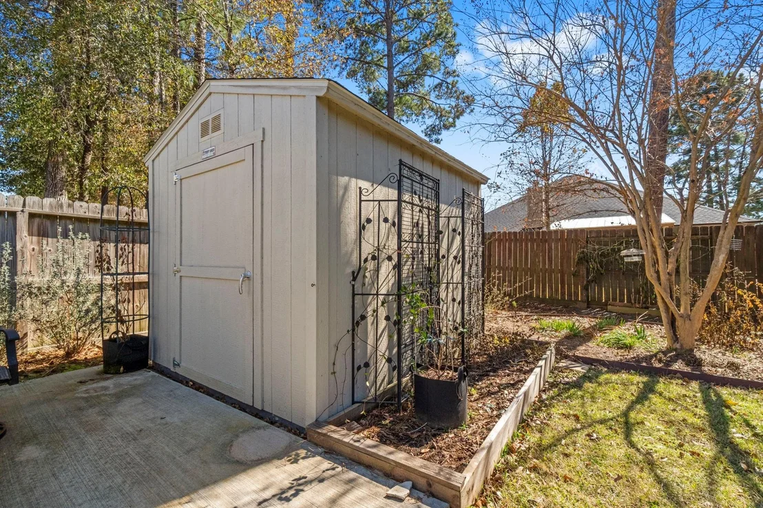 Photo of 984 Arbor Glen