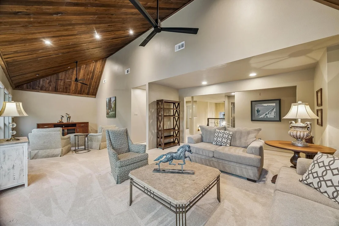 Photo of 6 E Lakemist Circle