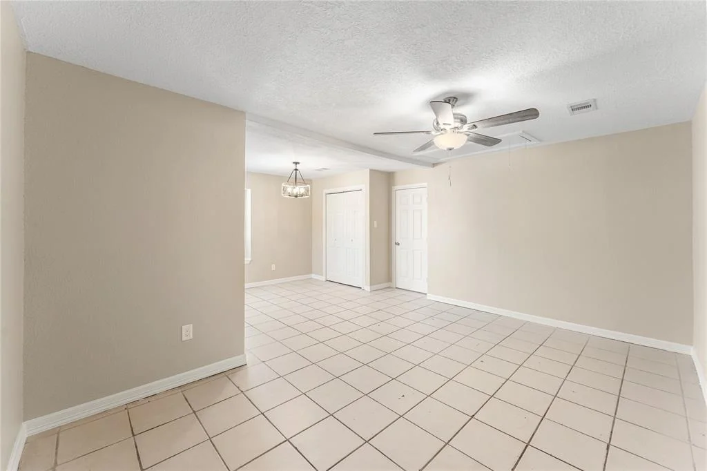 Photo of 6250 Foxhunter Road