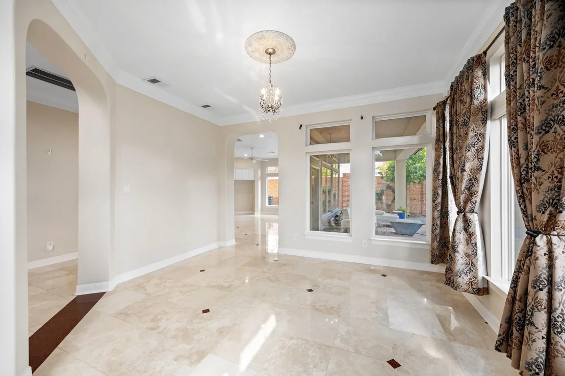 Photo of 2814 Tudor Manor