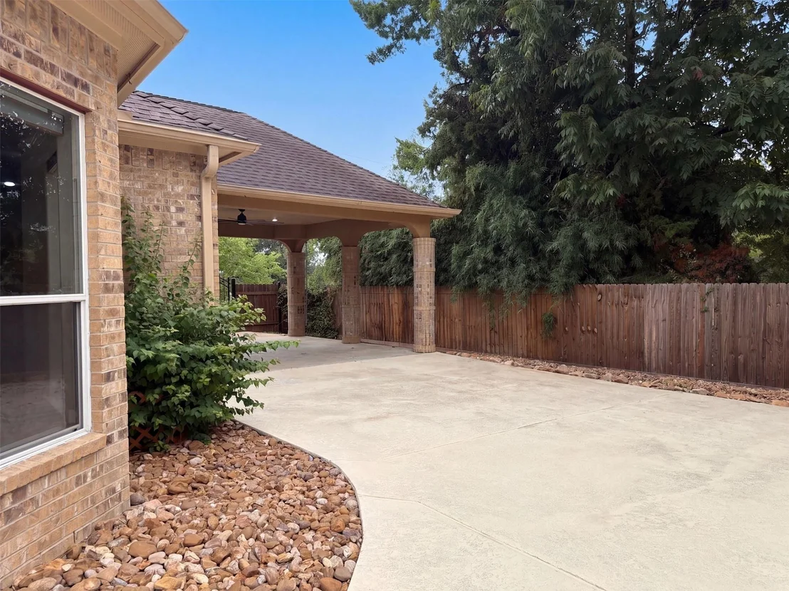 Photo of 1005 Lewis Drive