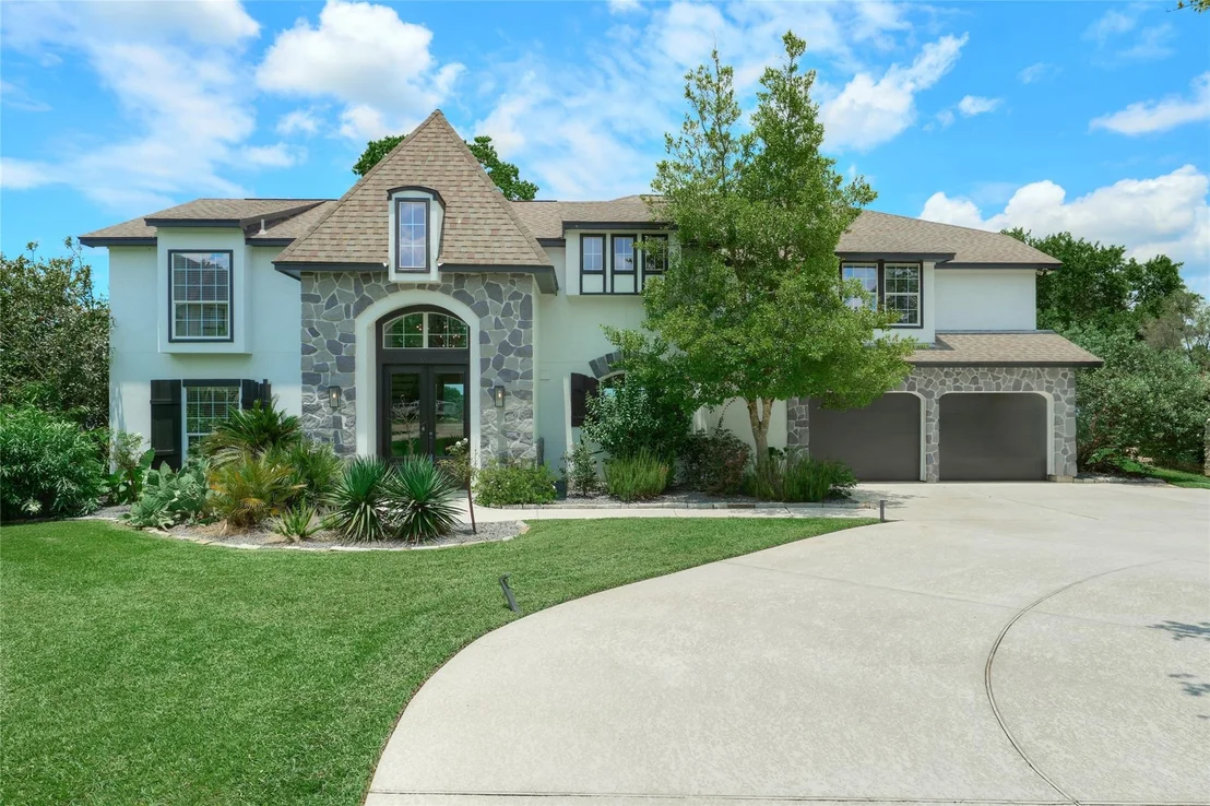 Photo of 11706 Edgewater Court
