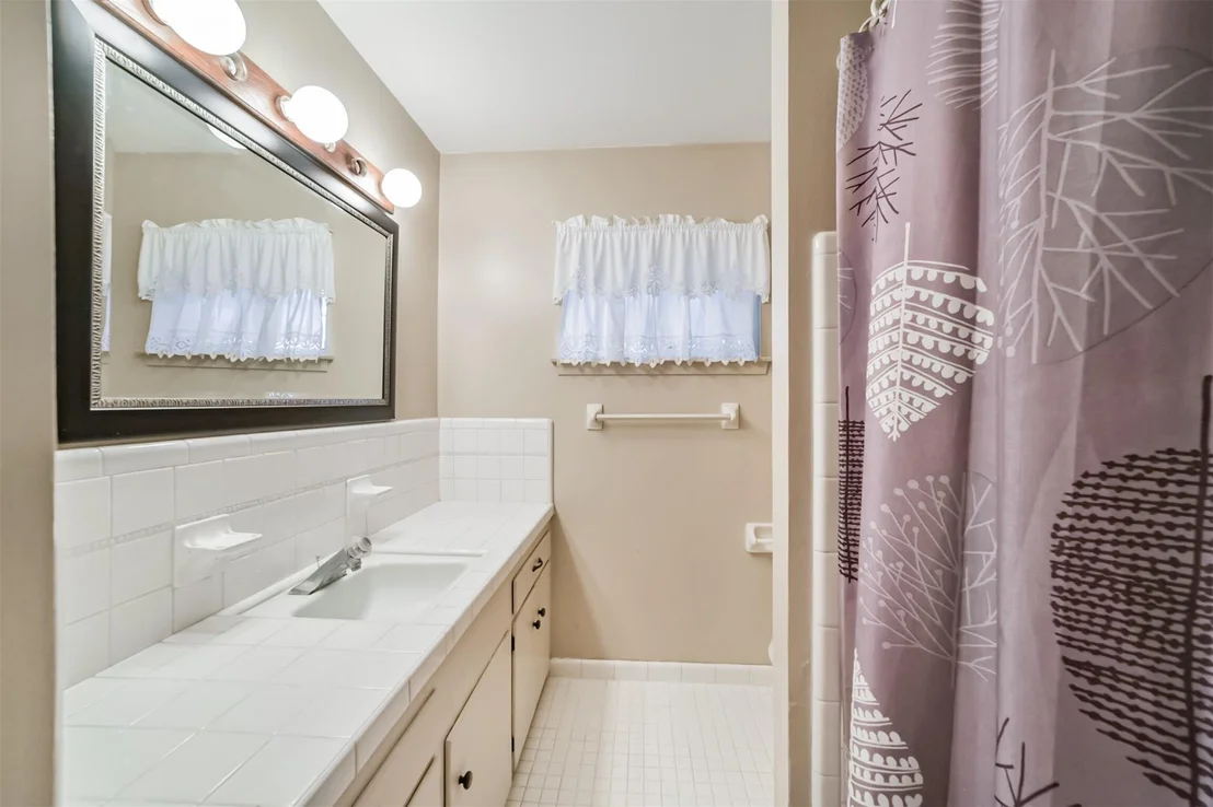 Photo of 7510 Romney Road