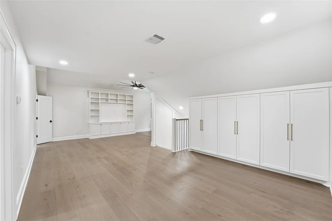 Photo of 4907 Pine Garden Drive E