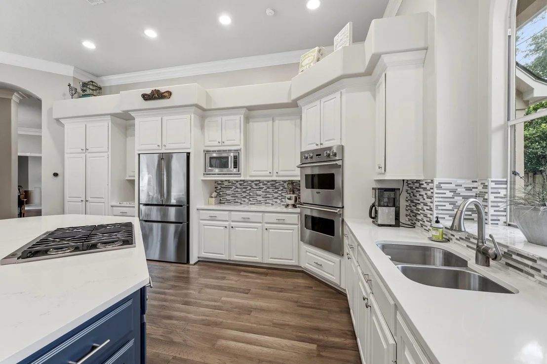 Photo of 54 N Wooded Brook Circle