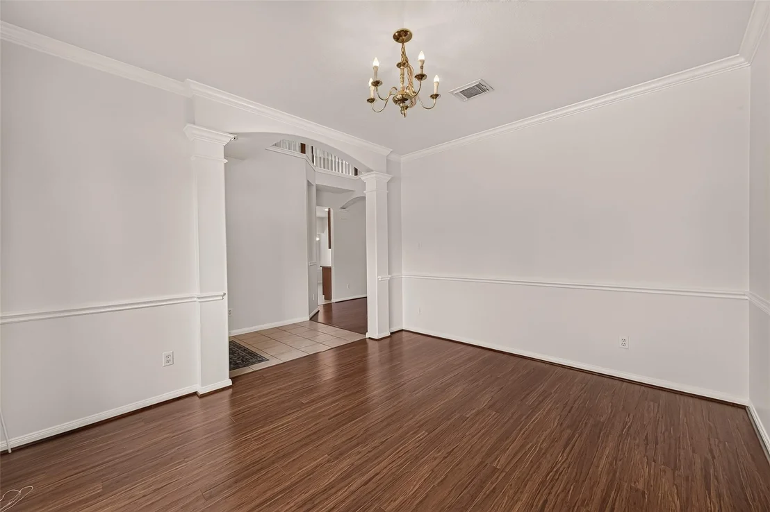 Photo of 6027 Dunsley Drive