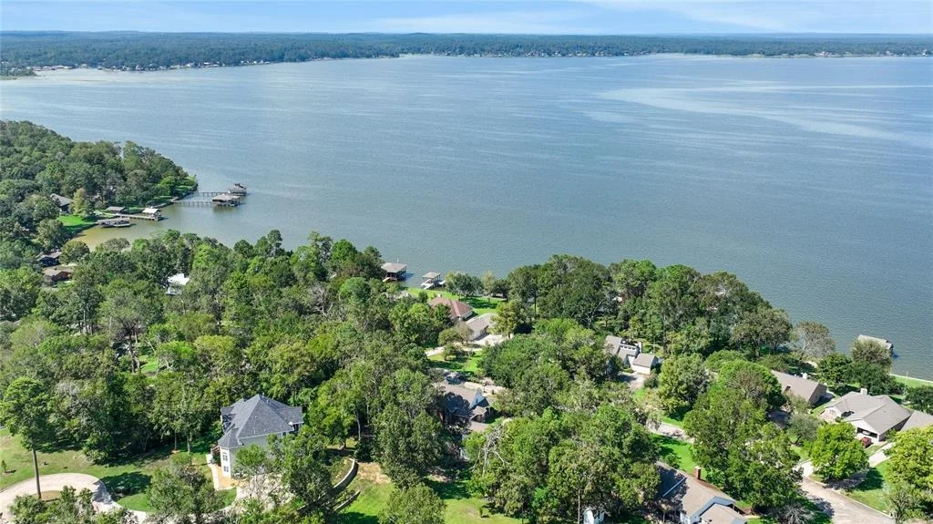 Photo of 120 Lake Oaks Boulevard
