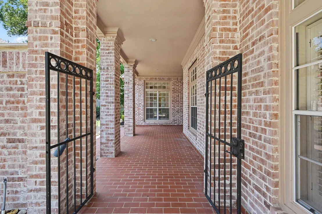 Photo of 22 N Castlegreen Circle