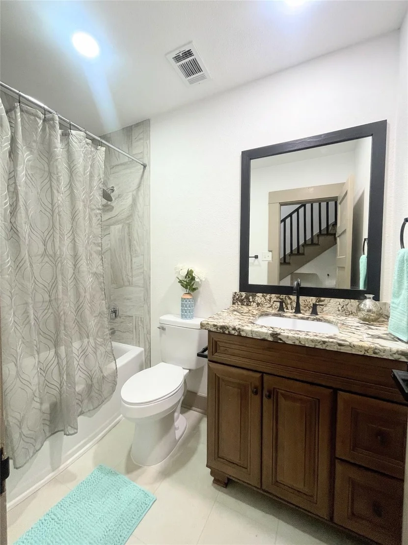 Photo of 210 W Crescent Drive