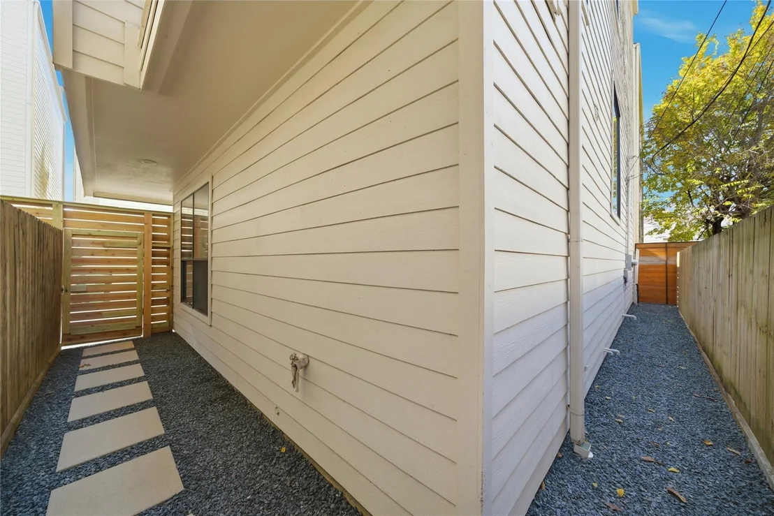 Photo of 906 Reinerman Street