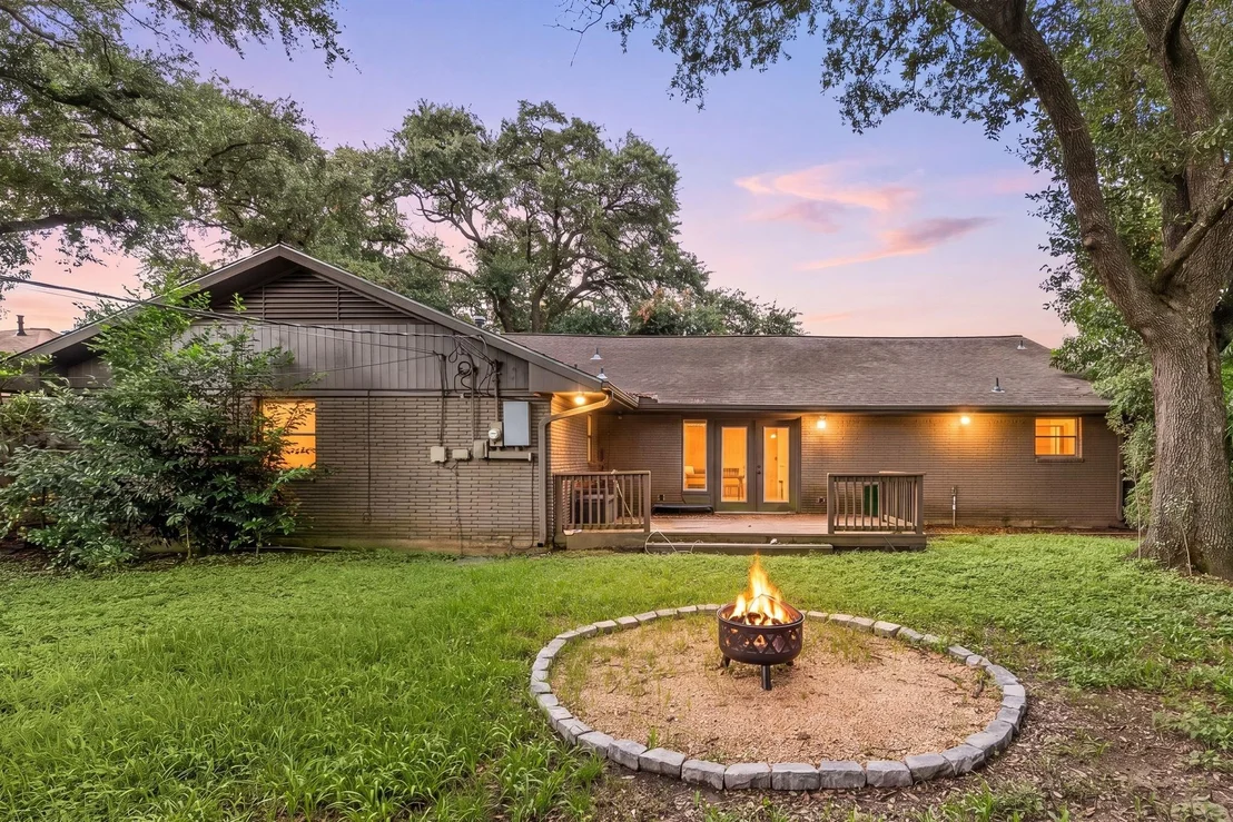 Photo of 5018 Willowbend Boulevard