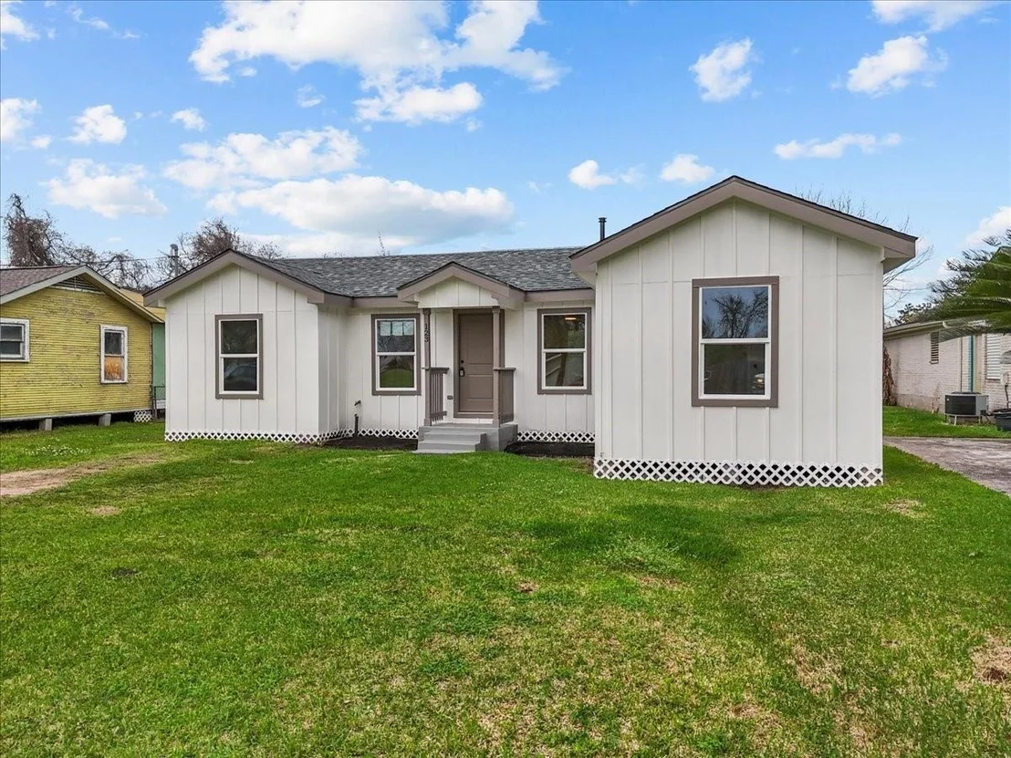 Photo of 123 Lake Road