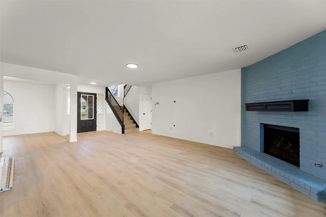 Photo of 3911 Thistlewood Drive