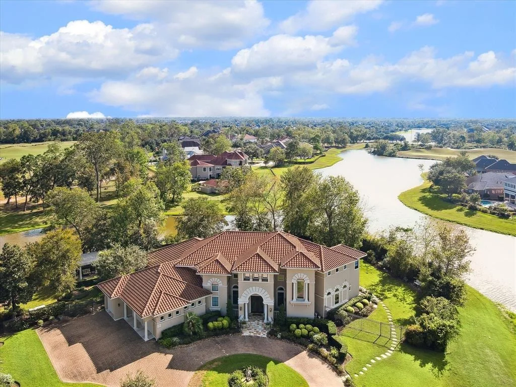 Photo of 1 Commanders Point