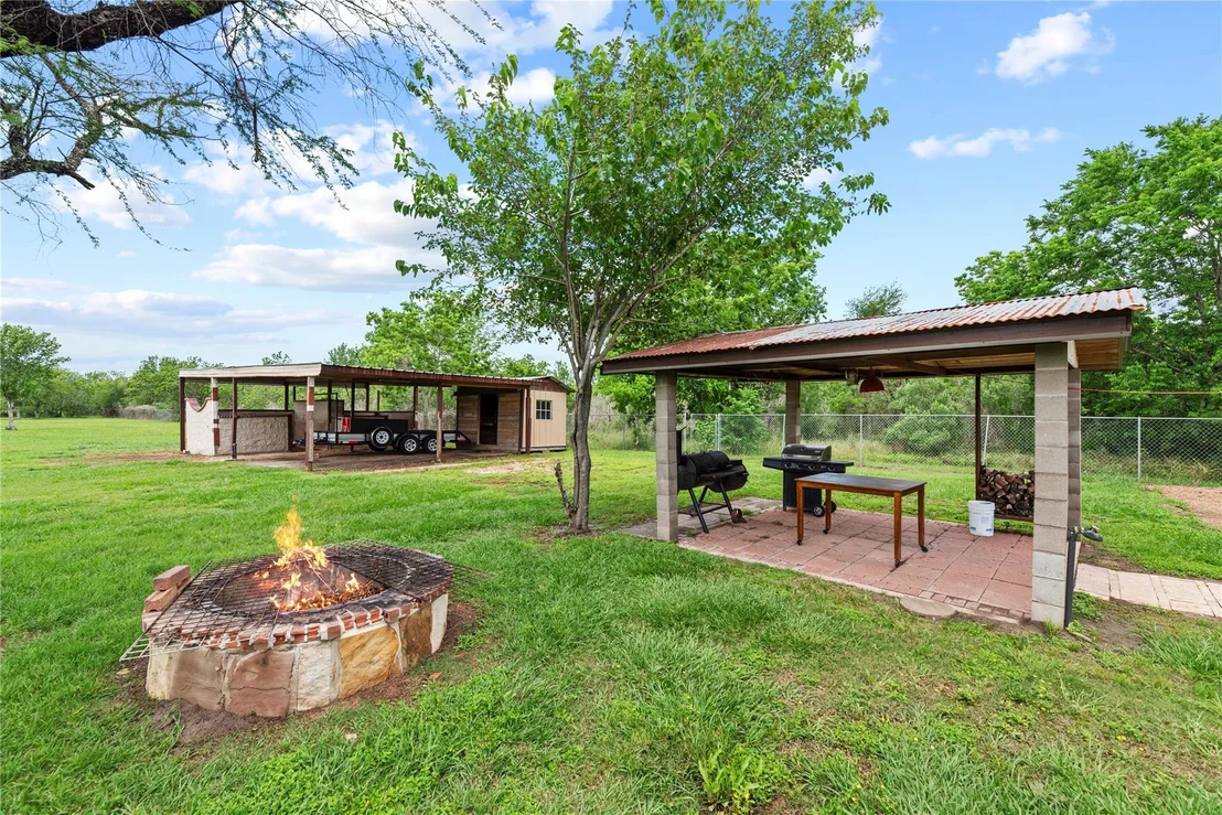 Photo of 523 Moore Bar Road