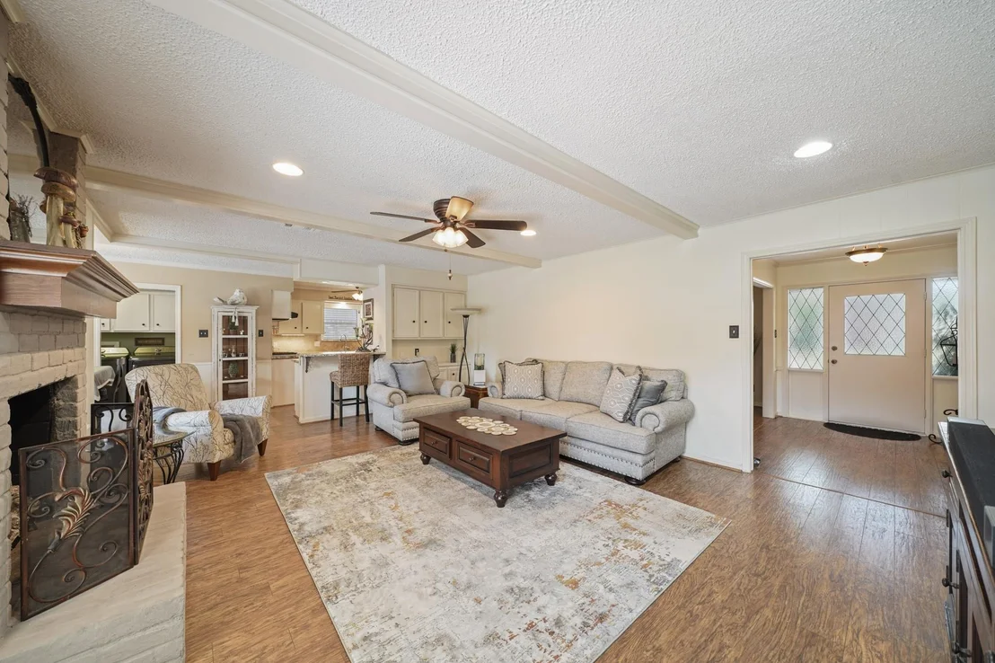 Photo of 5815 Queensgate Drive
