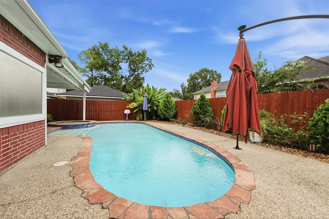 Photo of 20007 Powerscourt Drive