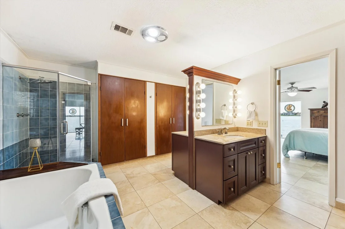 Photo of 2414 Baycrest Drive