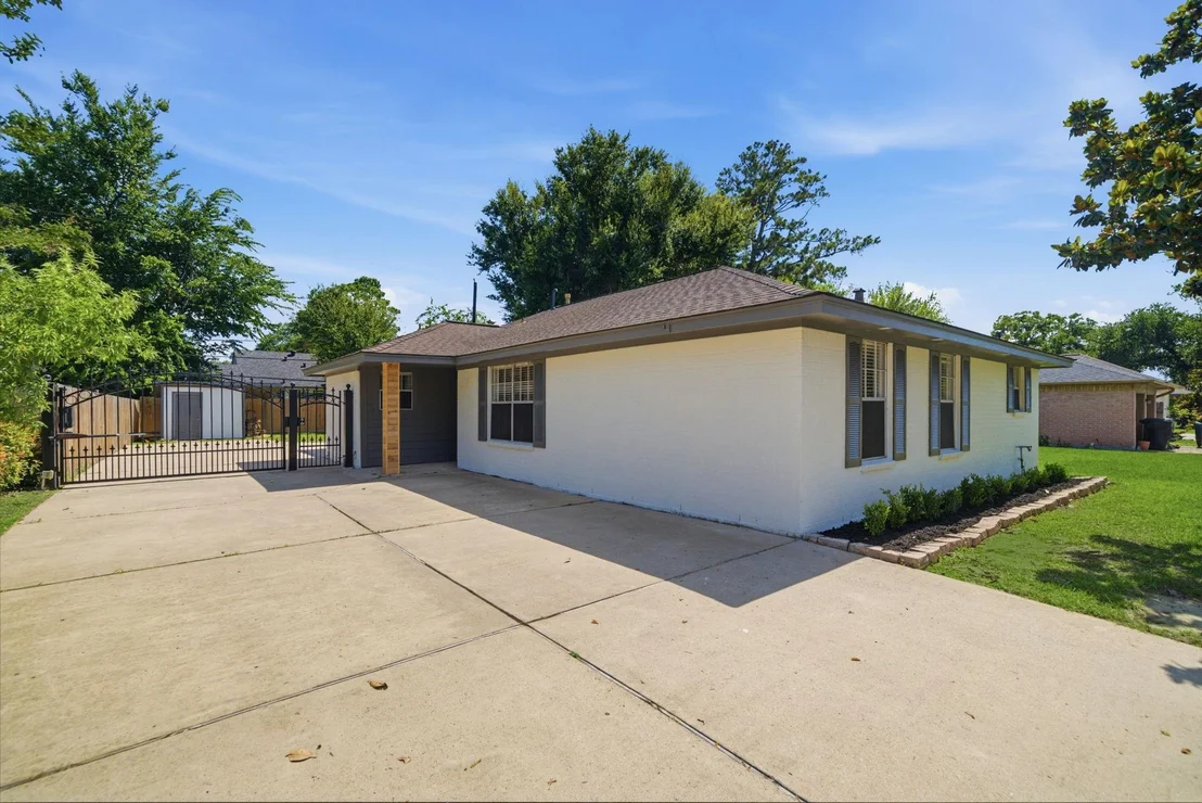 Photo of 10423 Alcott Drive