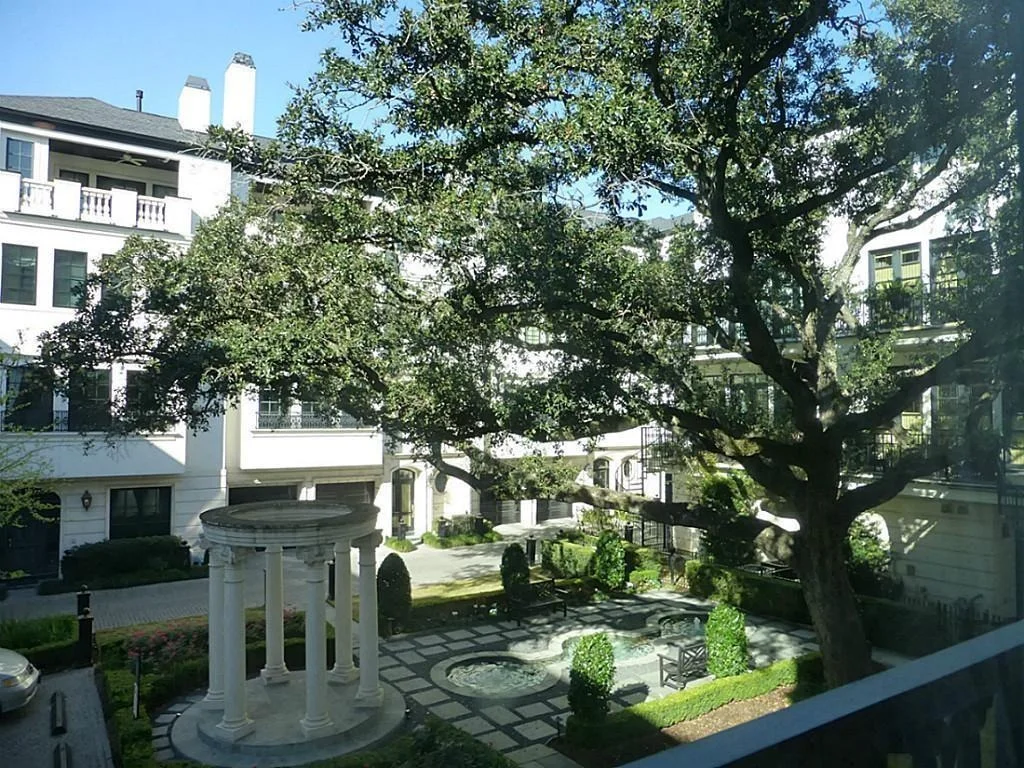 Photo of 1747 Sunset Boulevard