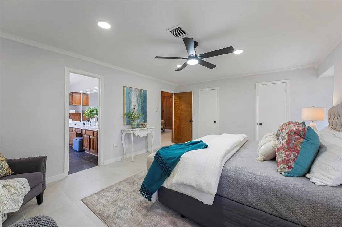Photo of 12611 Old River Drive