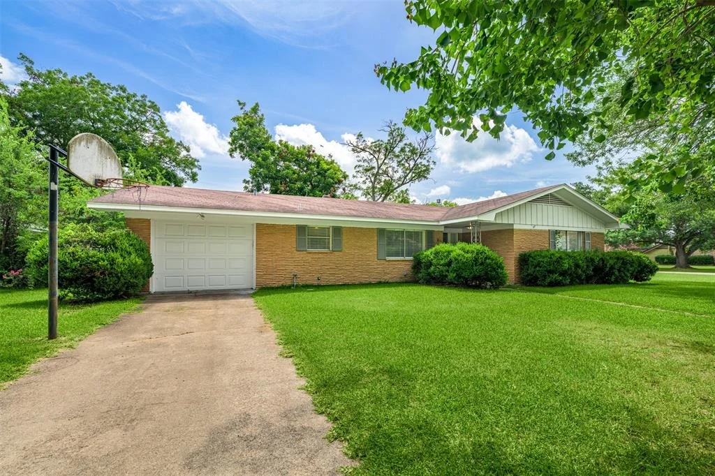 Photo of 1503 Woodson Lane