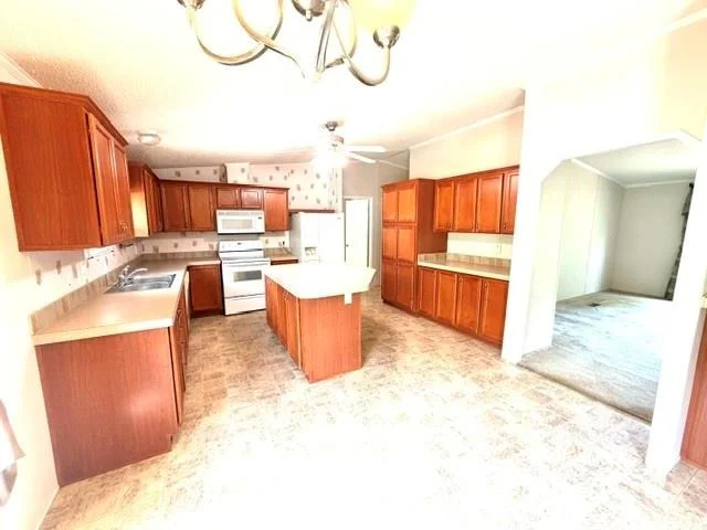 Photo of 406 E Lois Lane
