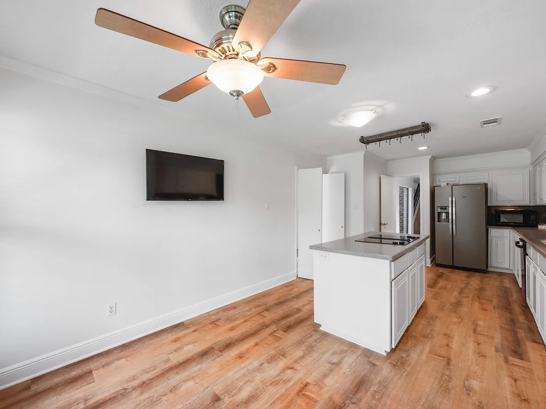 Photo of 910 Enclave Parkway
