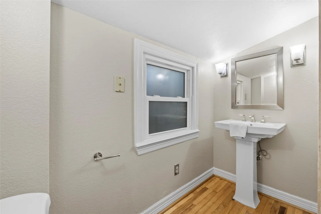 Photo of 2201 Bartlett Street