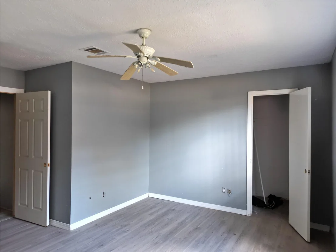 Photo of 8006 White Swan Drive