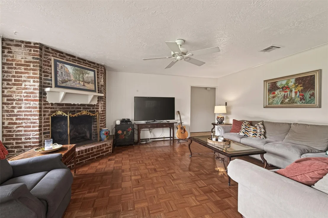 Photo of 9235 Sharpview Drive