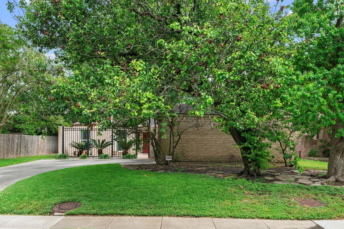 Photo of 2103 Cherry Bend Drive